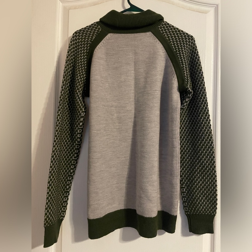 Revolve Primary 100% Wool Tread Turtleneck Sweater Measures M Preppy Gorpcore View 3